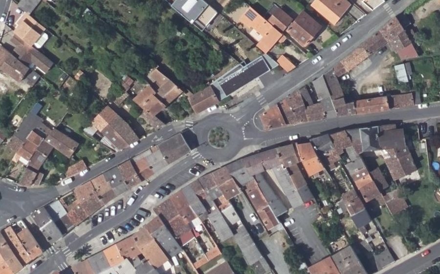 Vue aérienne du Rond-point anonyme n°1458791834