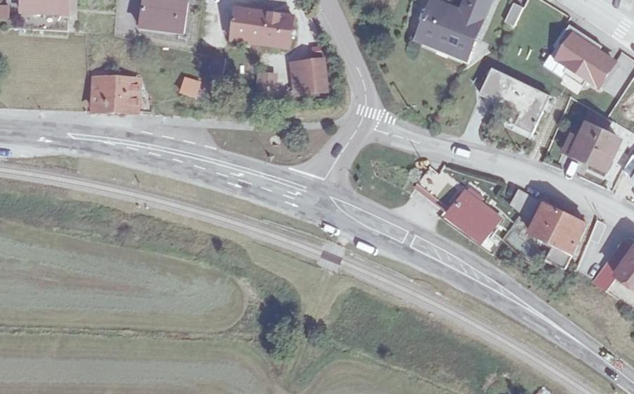 Vue aérienne du Rond-point anonyme n°1459201642