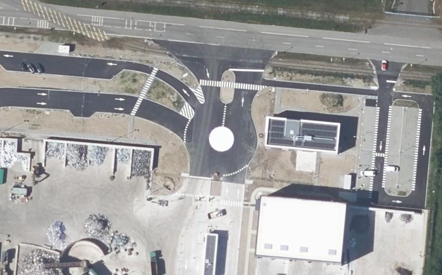 Vue aérienne du Rond-point anonyme n°1459342440