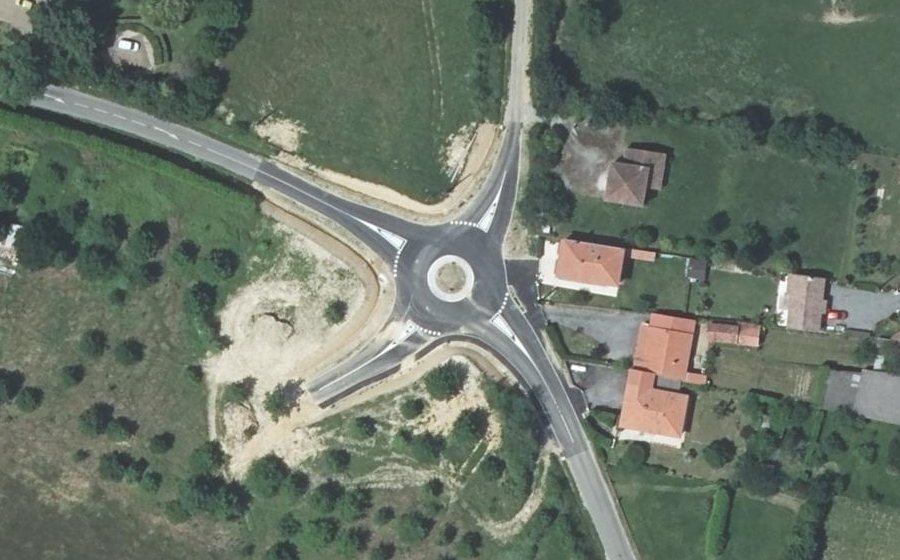 Vue aérienne du Rond-point anonyme n°1459473626