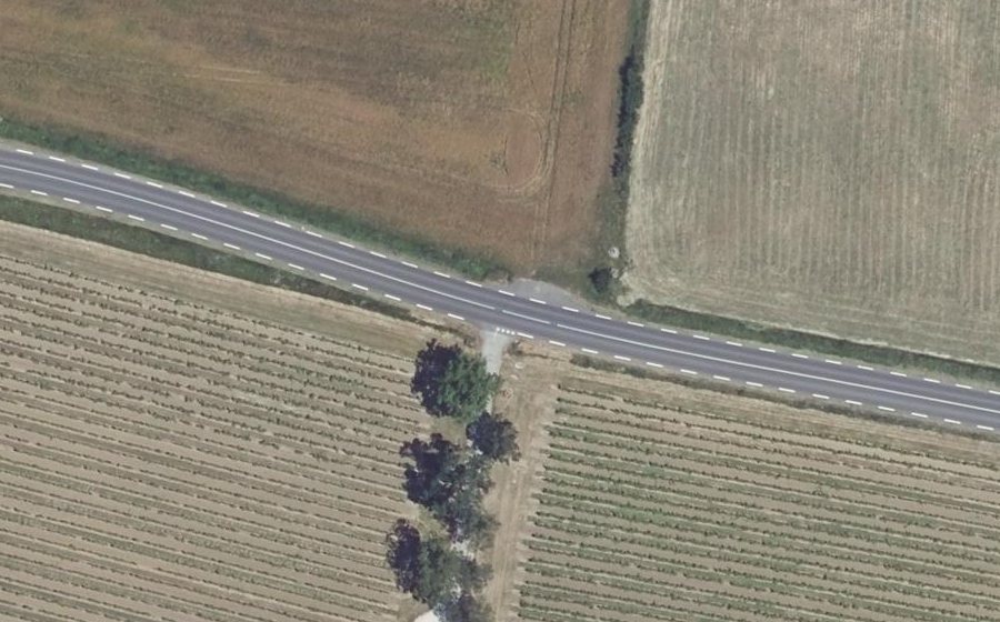 Vue aérienne du Rond-point anonyme n°1460088454