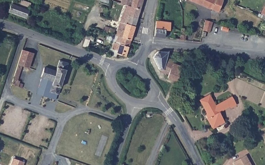 Vue aérienne du Rond-point anonyme n°146060107