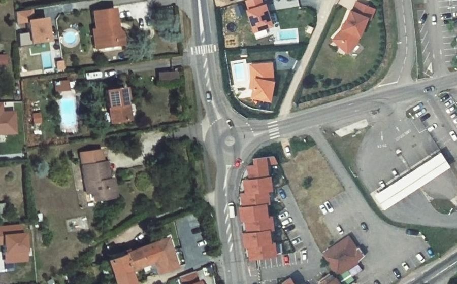 Vue aérienne du Rond-point anonyme n°146174877