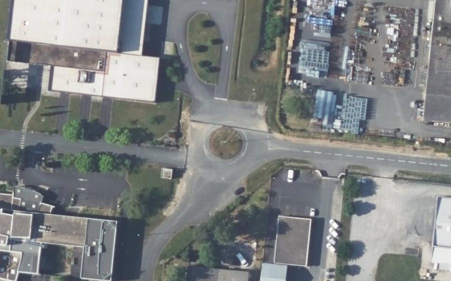 Vue aérienne du Rond-point anonyme n°146177689