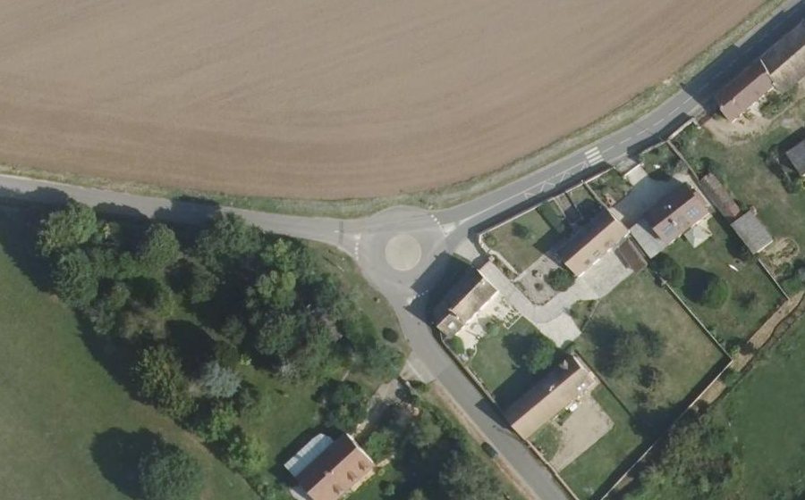 Vue aérienne du Rond-point anonyme n°1461963848