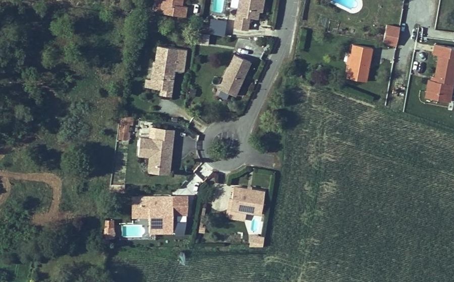 Vue aérienne du Rond-point anonyme n°146239637
