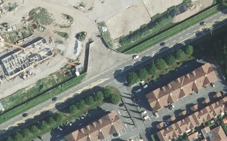 Vue aérienne du Rond-point anonyme n°1462526691