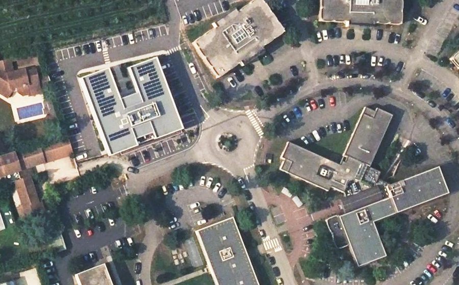Vue aérienne du Rond-point anonyme n°1462601323