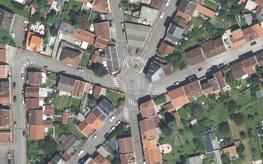 Vue aérienne du Rond-point anonyme n°1462603536