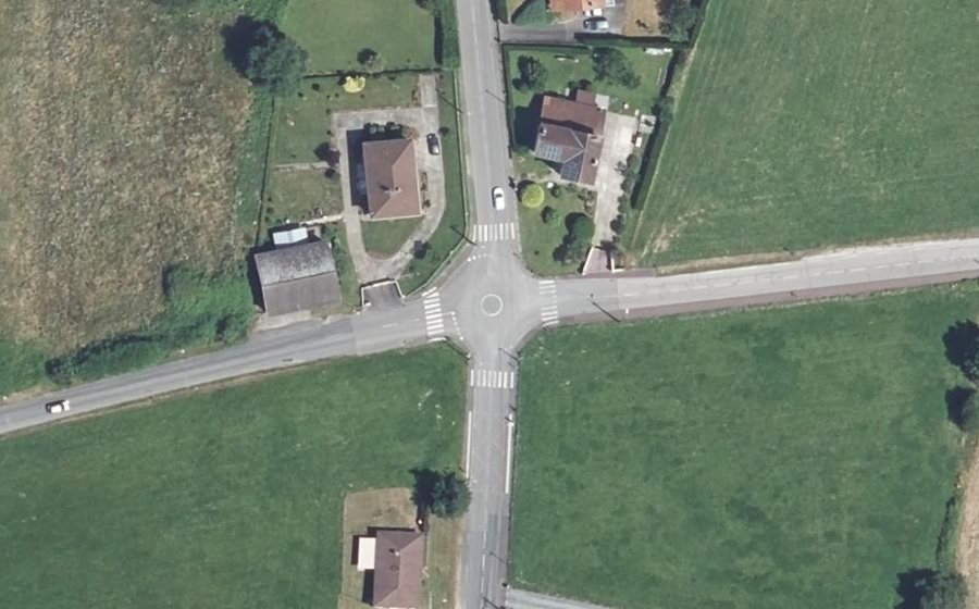 Vue aérienne du Rond-point anonyme n°1463173173