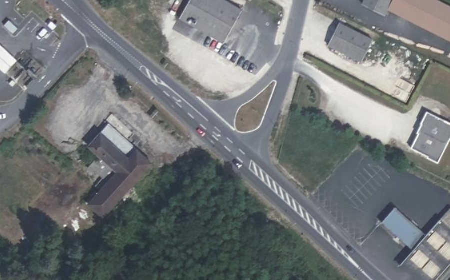 Vue aérienne du Rond-point anonyme n°1463922517