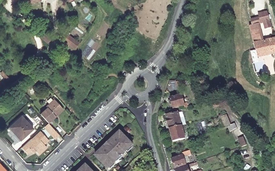 Vue aérienne du Rond-point anonyme n°146491157