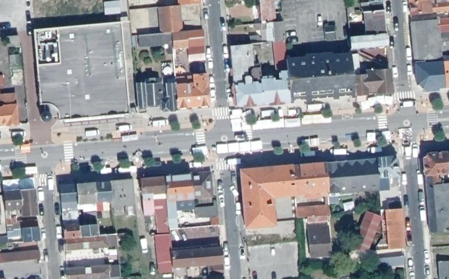 Vue aérienne du Rond-point anonyme n°1464912525