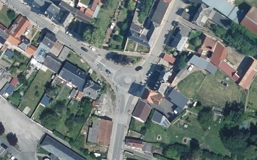 Vue aérienne du Rond-point anonyme n°1465183951