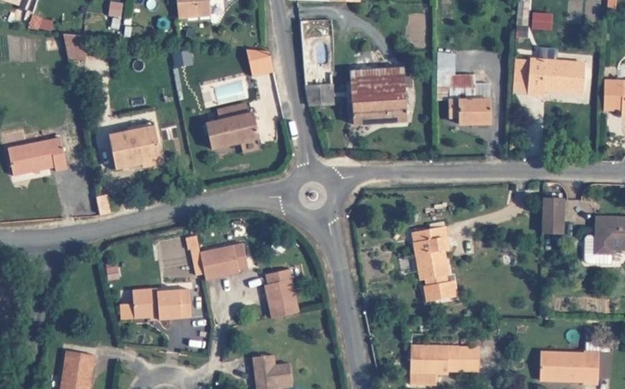 Vue aérienne du Rond-point anonyme n°146534553