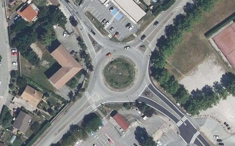 Vue aérienne du Rond-point anonyme n°1465381437