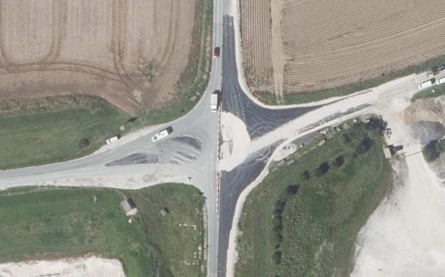 Vue aérienne du Rond-point anonyme n°1465505635