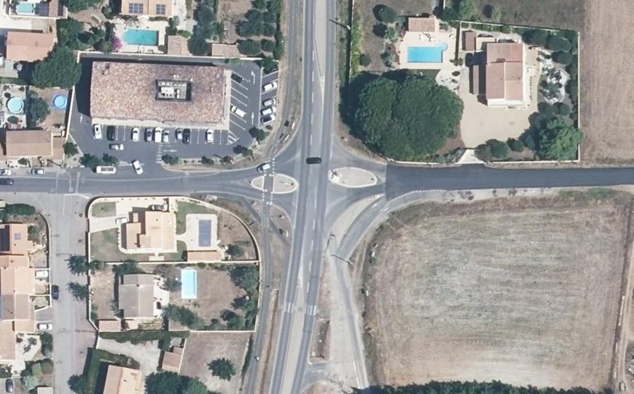 Vue aérienne du Rond-point anonyme n°1465635510