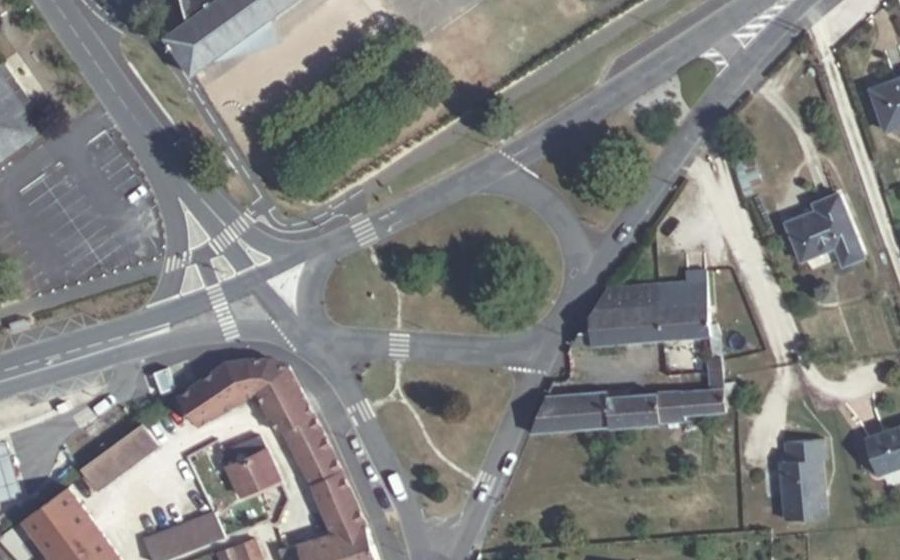 Vue aérienne du Rond-Point du 19 Mars 1962 Cessez-le-Feu en Algérie