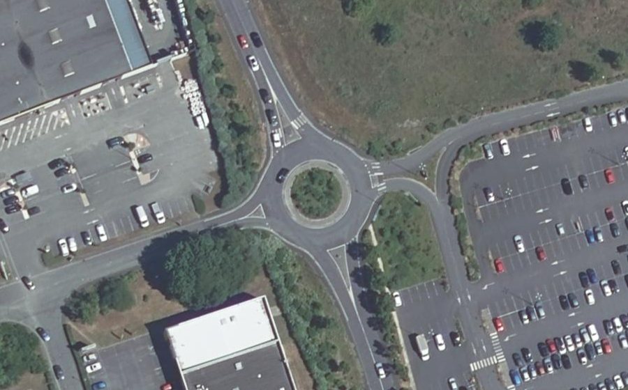 Vue aérienne du Rond-point anonyme n°146568169
