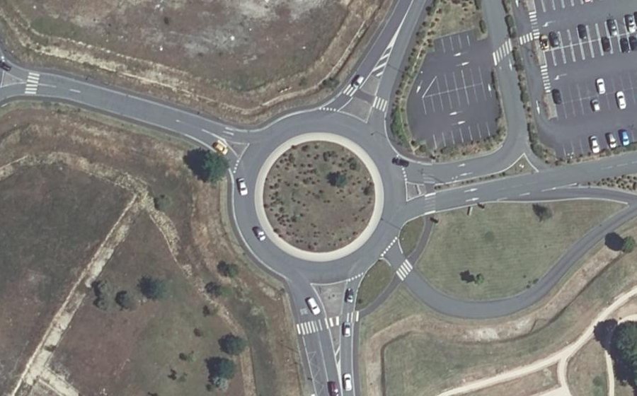 Vue aérienne du Rond-point anonyme n°146568186
