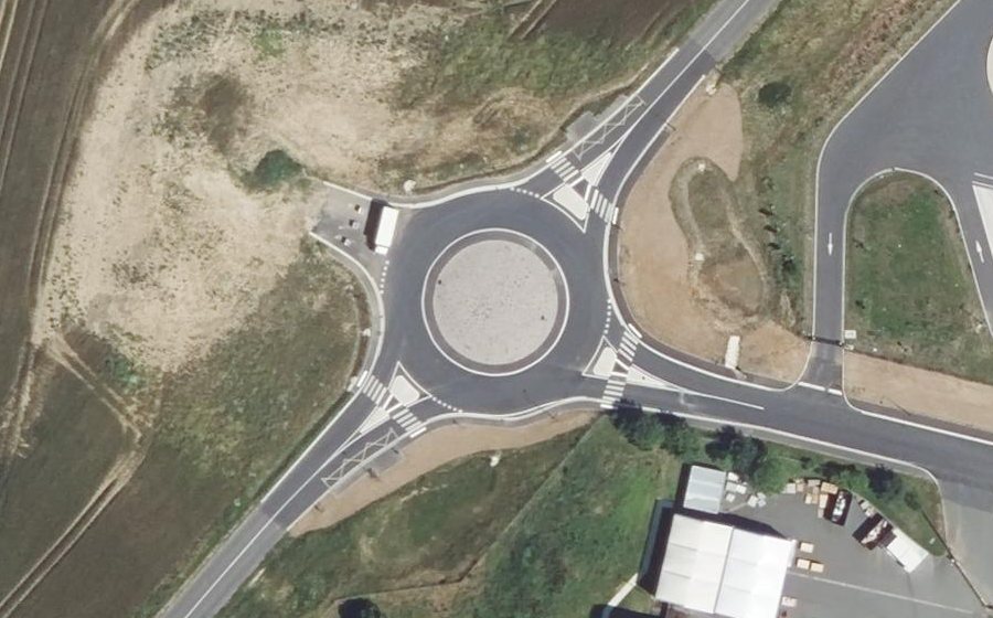 Vue aérienne du Rond-point anonyme n°1466015692