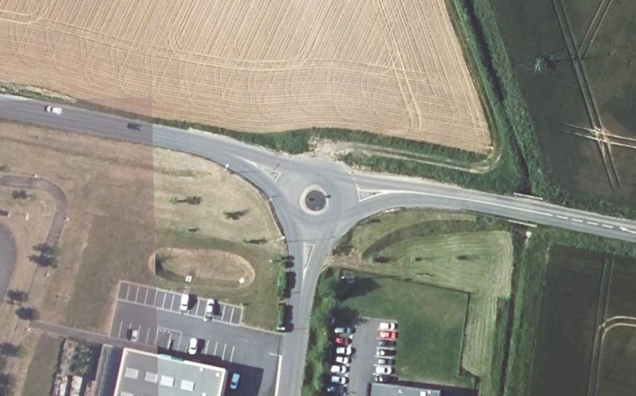 Vue aérienne du Rond-point anonyme n°146618337