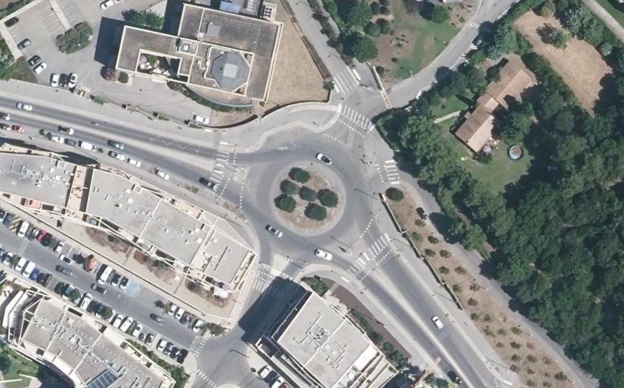Vue aérienne du Rond-point anonyme n°146620053