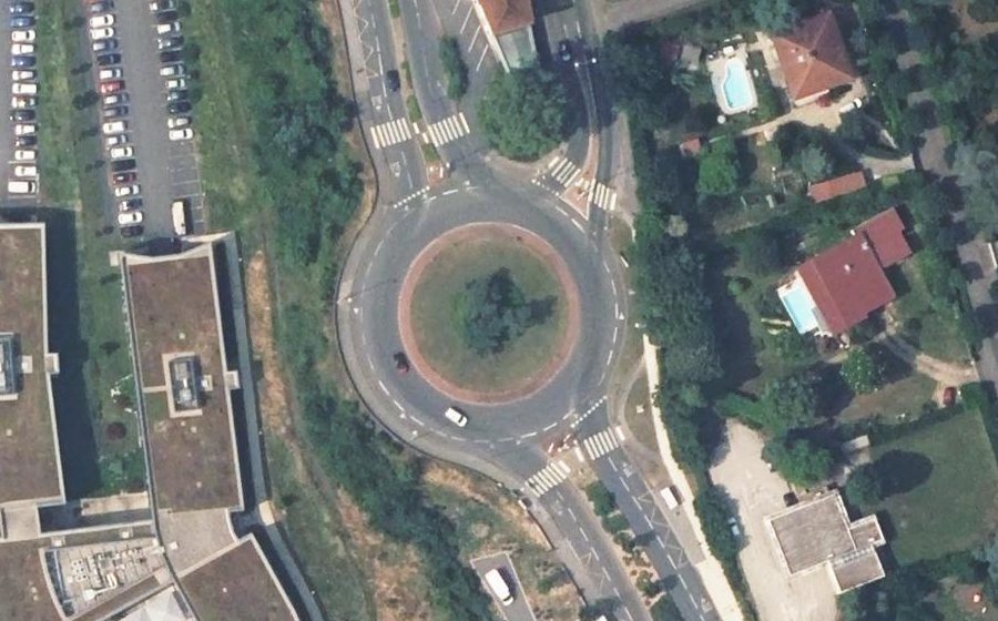 Vue aérienne du Rond-point anonyme n°14665590