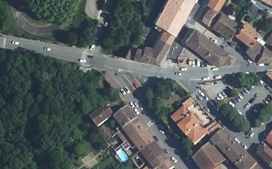 Vue aérienne du Rond-point anonyme n°1466601861