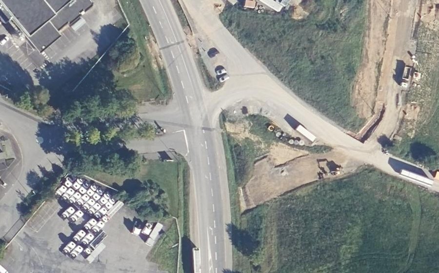 Vue aérienne du Rond-point anonyme n°1467401050