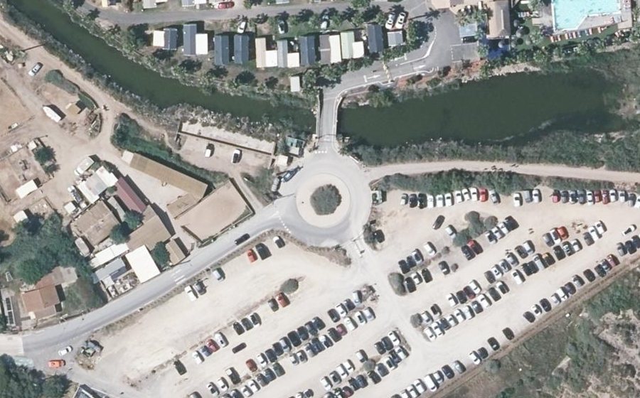 Vue aérienne du Rond-point anonyme n°146745356