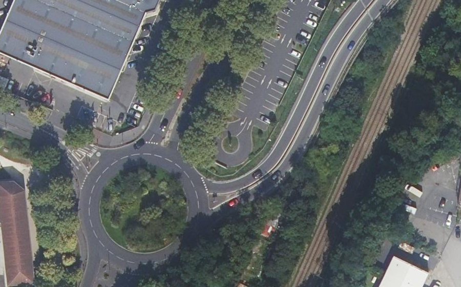 Vue aérienne du Rond-point anonyme n°1467675118