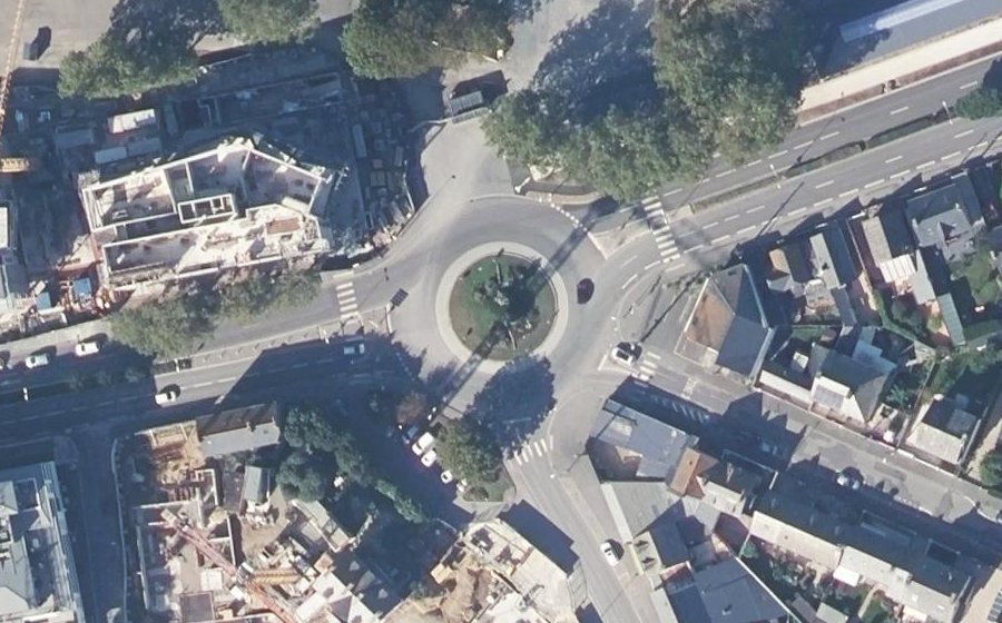 Vue aérienne du Rond-point anonyme n°146806369
