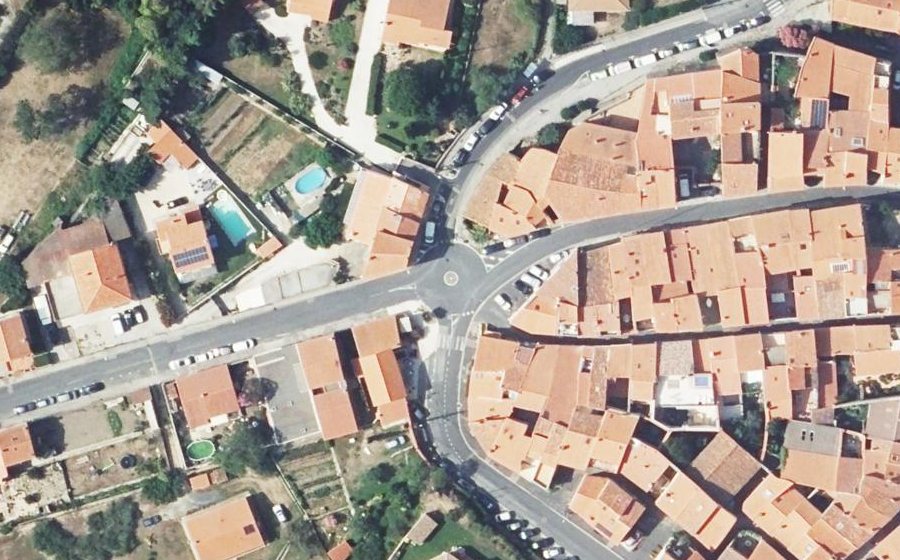 Vue aérienne du Rond-point anonyme n°1469306623