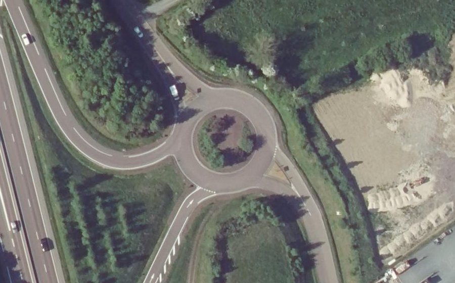 Vue aérienne du Rond-point anonyme n°146942009