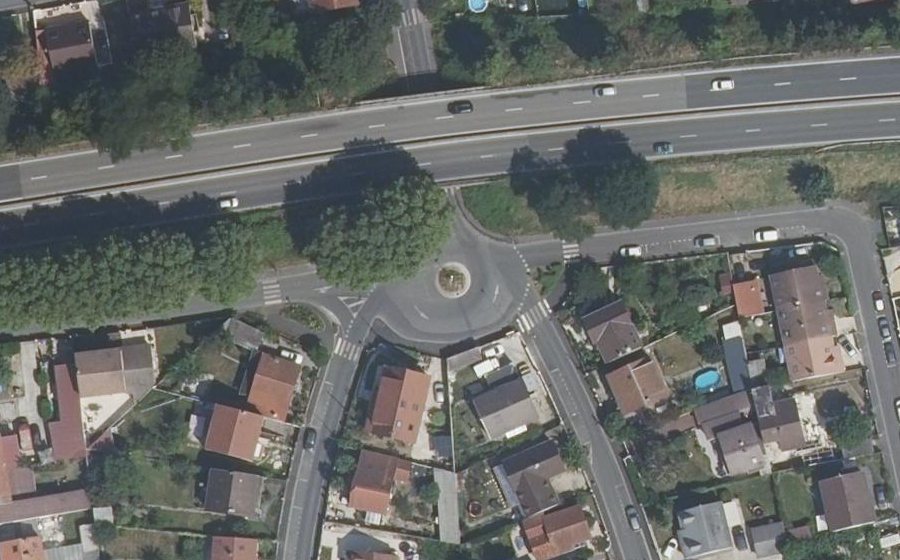 Vue aérienne du Rond-point anonyme n°1469747883