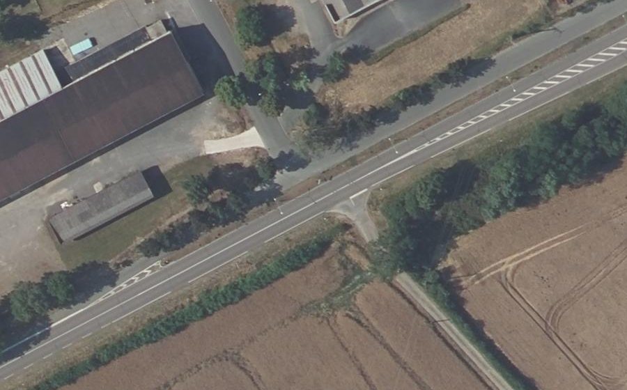 Vue aérienne du Rond-point anonyme n°1470231228