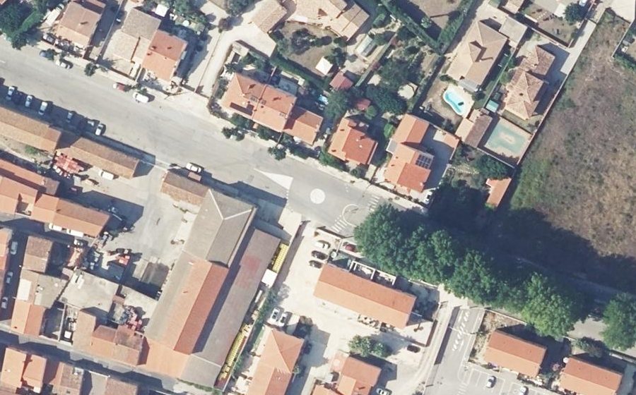 Vue aérienne du Rond-point anonyme n°1470250371