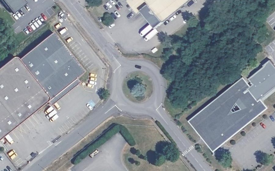 Vue aérienne du Rond-point anonyme n°147087017