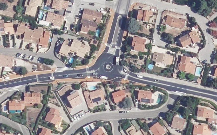 Vue aérienne du Rond-point anonyme n°1471296492