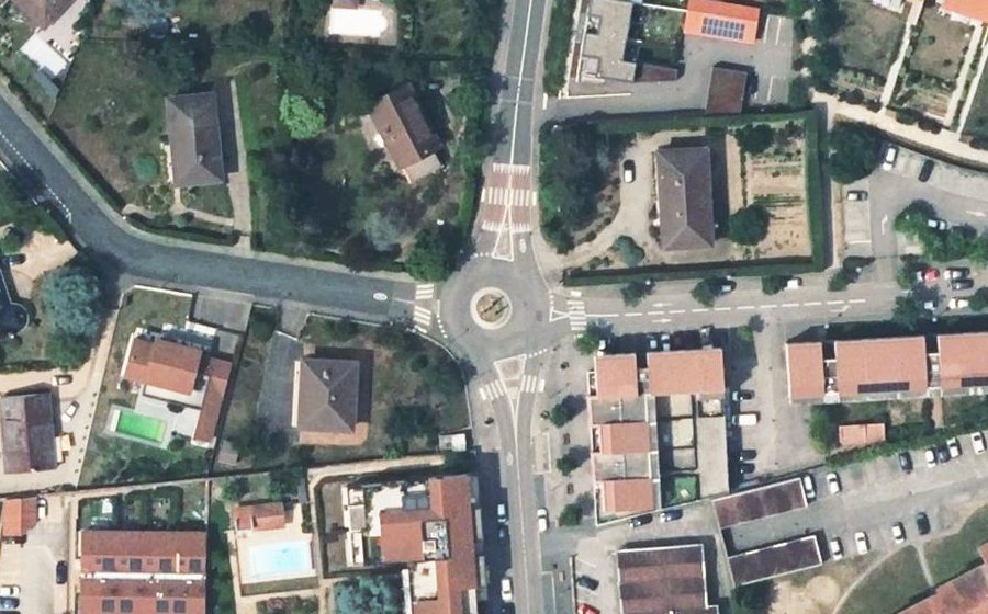 Vue aérienne du Rond-point anonyme n°147147722