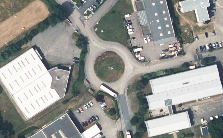 Vue aérienne du Rond-point anonyme n°147148290