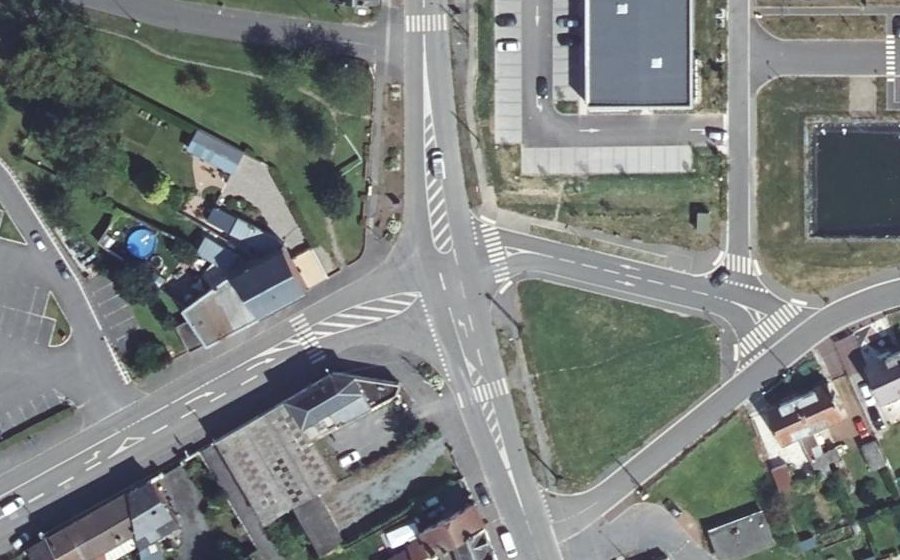 Vue aérienne du Rond-point anonyme n°1471534321