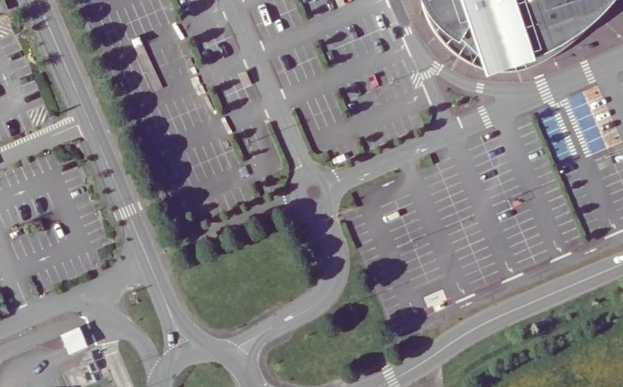 Vue aérienne du Rond-point anonyme n°147156941