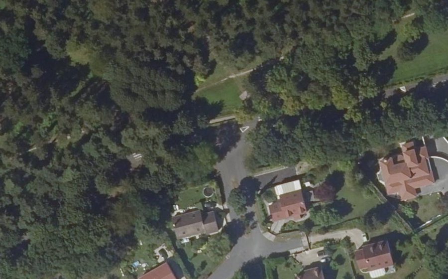 Vue aérienne du Rond-point anonyme n°147273771