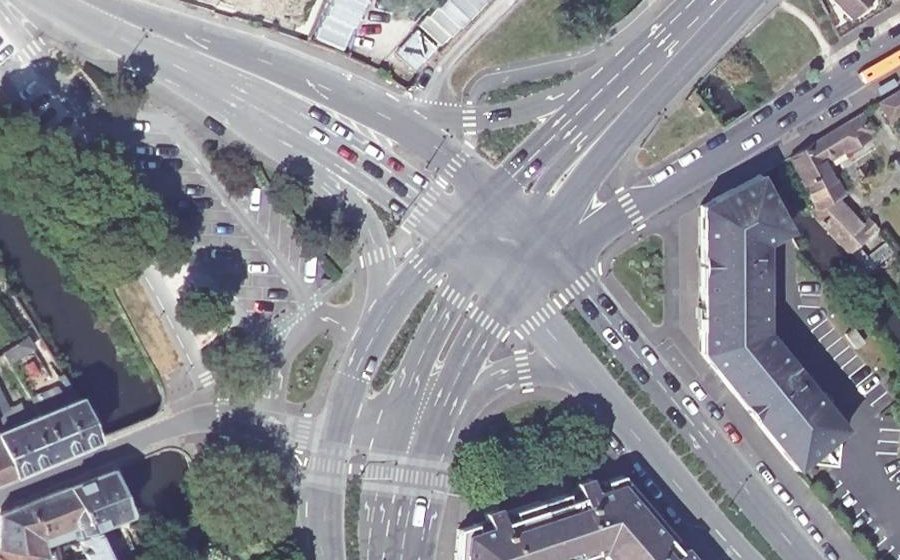 Vue aérienne du Rond-point anonyme n°1473443415