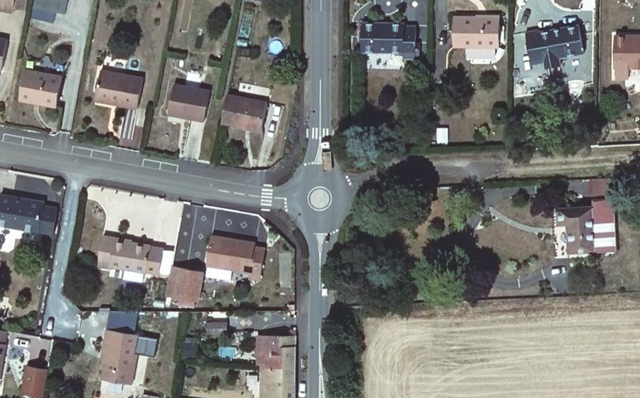 Vue aérienne du Rond-point anonyme n°1474640562