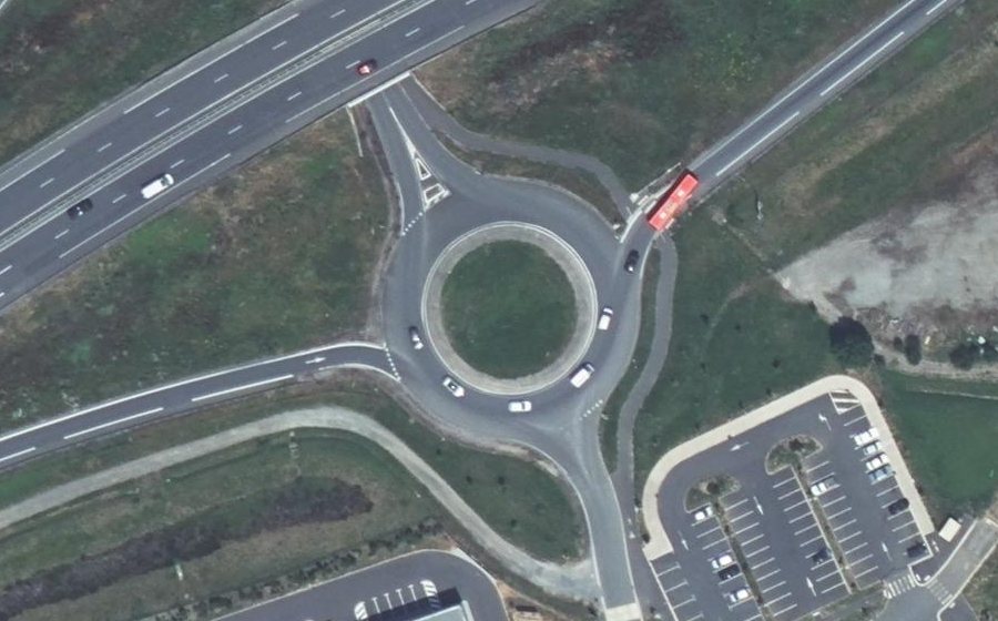 Vue aérienne du Rond-point anonyme n°147472188