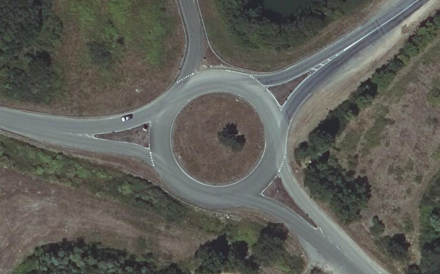 Vue aérienne du Rond-point anonyme n°147472252